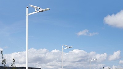 太陽能路燈生產(chǎn)廠家為什么要走農(nóng)村基本建設(shè)之途？