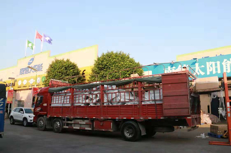 南德太陽(yáng)能白天裝車_中山太陽(yáng)能路燈廠家_智慧路燈廠家