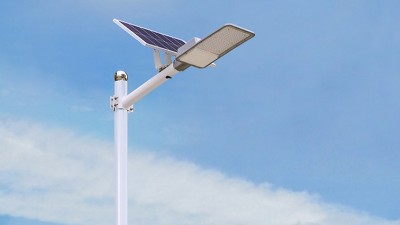 一體化太陽能路燈邁進(jìn)農(nóng)村新渠道