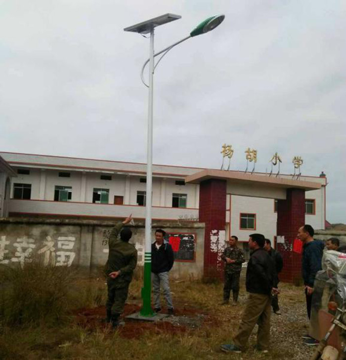 楊湖小學(xué)太陽能路燈